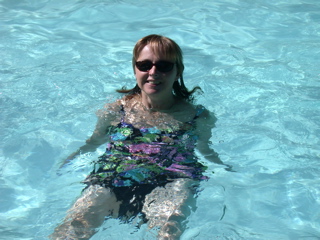 Rita enjoying the pool
